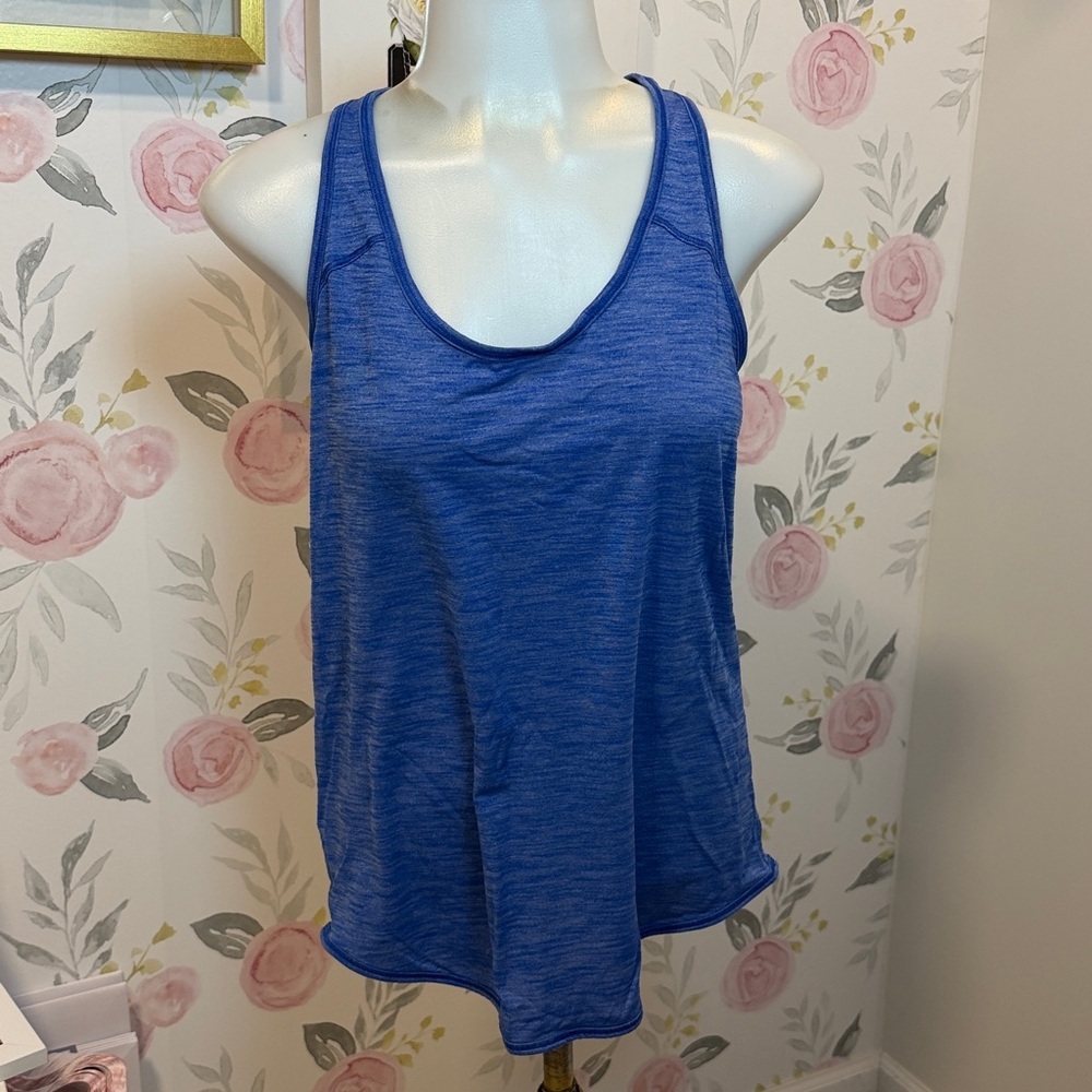 Lululemon Essential Tank
Heathered Jet Stream